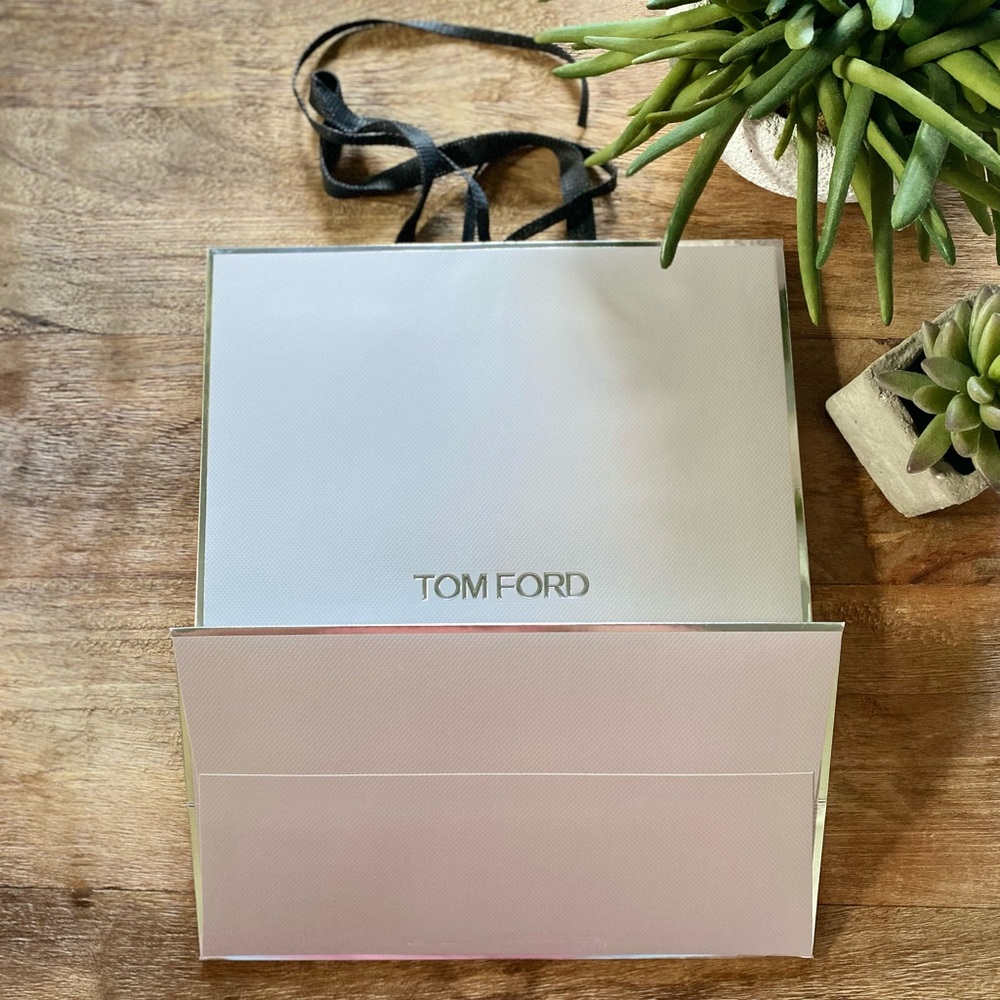 TOM FORD Signature Shopping Bag with Tissue